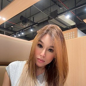 Bella escort in Riyadh offers Deep Throat services