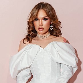 Lisa escort in Bangkok offers Experiencia de Novia (GFE)
 services