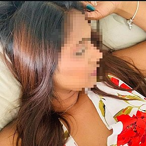 Anamika escort in Bangalore offers Masturbar
 services