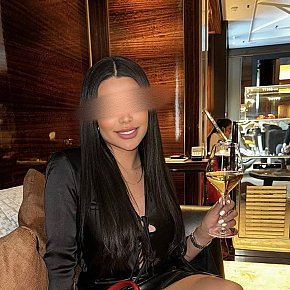 Ahza escort in Singapore City offers Masaj Senzual Integral services