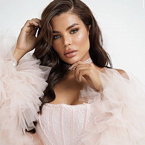 Maya escort in Dubai offers Masaje sensual de cuerpo completo
 services