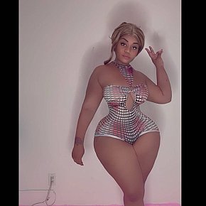 Queen-mistress escort in Kuwait City offers Pipe avec capote services