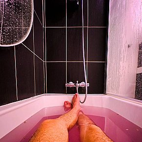 Fredd30 petite escort in Paris offers anal sex services