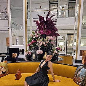 Mistress-Lady escort in Manama offers Maîtresse (hard) services