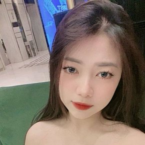 Emma escort in Jeddah offers 69 Position services