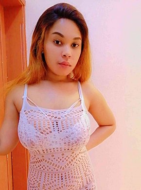 Sarah Entièrement Naturelle escort in  offers Massage intime services