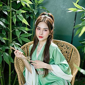 Lusy escort in Bangkok offers Cum in Mouth services