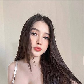 Mya Großer Busen escort in Singapore City offers Ganzkörpermassage services