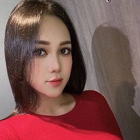 Tina Super-forte Di Seno escort in Singapore City offers Leccare e succhiare le palle services