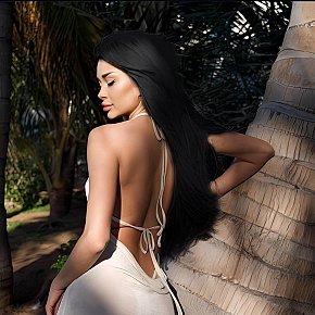 Frenie Modèle/Ex-modèle escort in London offers Massage érotique services