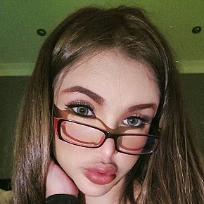 Lara escort in Juffair offers Ejaculação na boca services