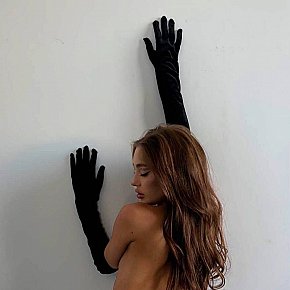 Susan Completamente Naturale escort in Dubai offers Pompino senza preservativo fino al completamento services
