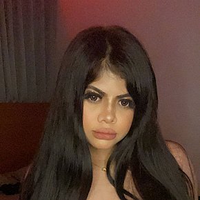 Rosey Tetas Enormes escort in  offers Experiencia de Novia (GFE)
 services