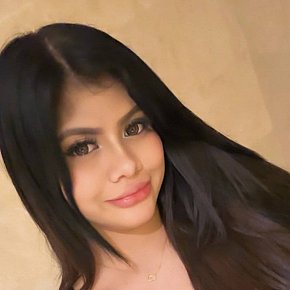 Rosey Tetas Enormes escort in  offers Experiencia de Novia (GFE)
 services