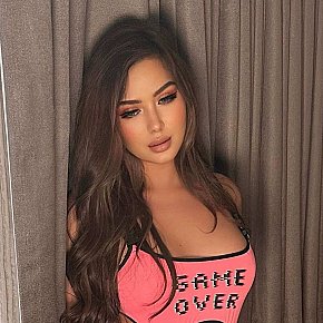 Lady-luster escort in Kuala Lumpur offers Masaje erótico
 services