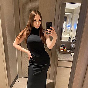 Natalie escort in Dubai offers Orgasmo extra services