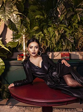 Mika escort in Dubai offers DUO services