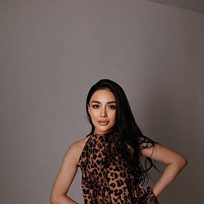 Mika escort in Dubai offers DUO services