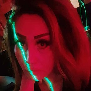 Nadia Madura escort in Muscat offers Masaje sensual de cuerpo completo
 services