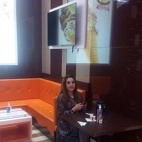 Nadia Madura escort in Muscat offers Masaje sensual de cuerpo completo
 services