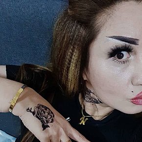 Nadia Madura escort in Muscat offers Masaje sensual de cuerpo completo
 services