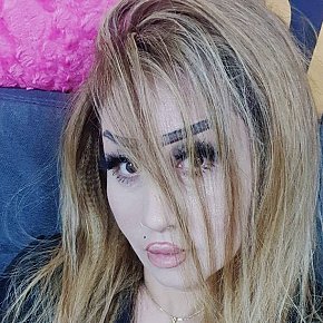 Nadia Madura escort in Muscat offers Masaje sensual de cuerpo completo
 services
