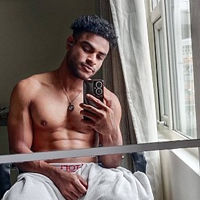 Sapy_bigdick escort in Bangalore offers Massagem intima services