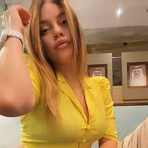 Luna escort in Manama offers In den Mund spritzen services