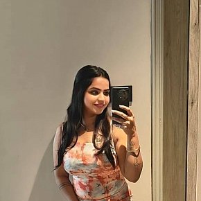 Ayushi Petite escort in 