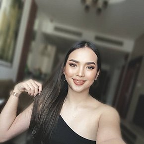 Ketie escort in Manama offers Bacio alla francese services