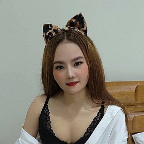 LyLy escort in Singapore City offers Erotic massage services