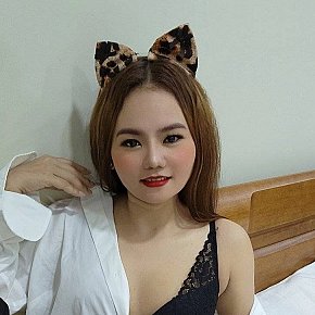 LyLy escort in Singapore City offers Erotic massage services