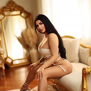 Alima Superbunduda escort in Dubai