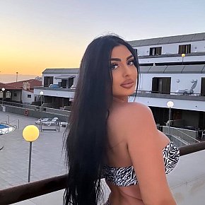 Alima Superbunduda escort in Dubai