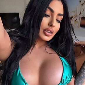 Alima Superbunduda escort in Dubai
