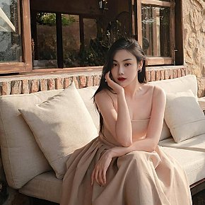 Peony Student(in) escort in Hanoi offers In den Mund spritzen services