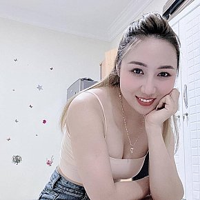 Cherry escort in  offers Dildo / Spielzeuge services
