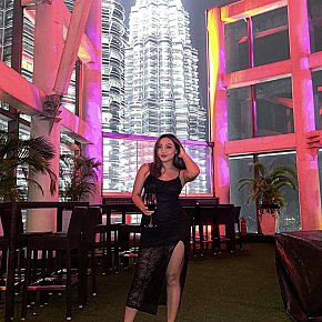 Island-Babe escort in Kuta Bali offers Experiência com garotas (GFE) services
