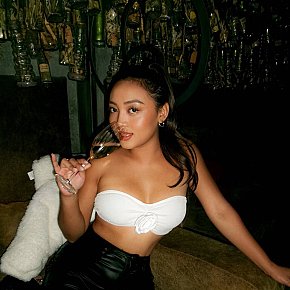 Island-Babe escort in Kuta Bali offers Experiência com garotas (GFE) services