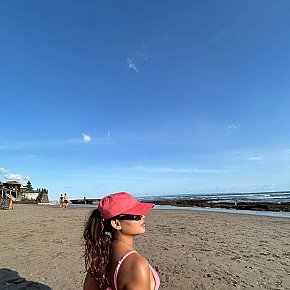 Island-Babe escort in Kuta Bali offers Experiência com garotas (GFE) services