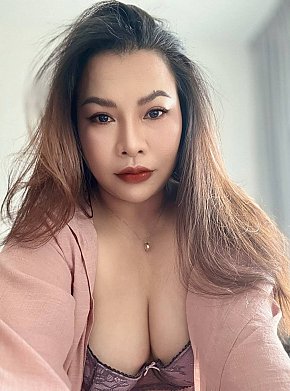 Risa escort in  offers Massagem erótica services