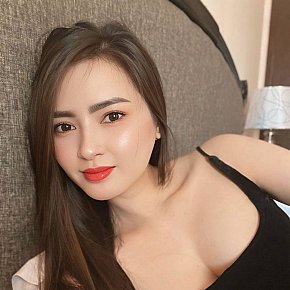 Lila Großer Busen escort in Doha