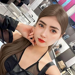 Lila Großer Busen escort in Doha