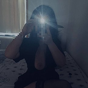 Mia escort in Brussels offers Dildo / Spielzeuge services