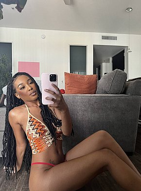 Yvana-Jones Sin Operar escort in London offers Posición 69 services