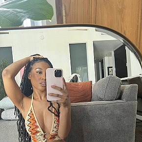 Yvana-Jones Sin Operar escort in London offers Posición 69 services
