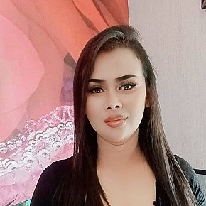 Jenny escort in Doha offers Maîtresse (soft) services