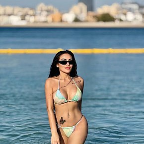 Emily Modèle/Ex-modèle escort in Dubai offers Experience 