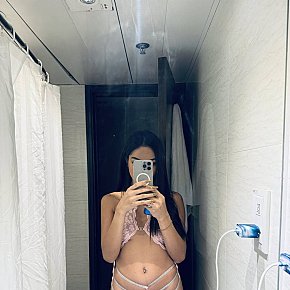 Jhaira escort in Manila offers Position 69 services