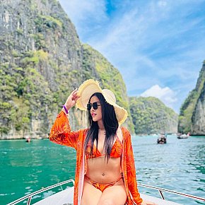 Jhaira escort in Manila offers Position 69 services
